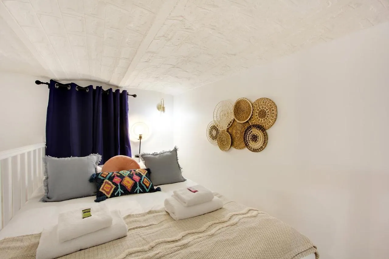 Cosy Studio Duplex - Arc De Triomphe Apartment Paris France